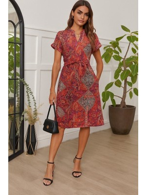 Aisha Elbise Kadın Kısa Kollu V Hakim Yaka Belden Kuşaklı Desenli Keten Elbise