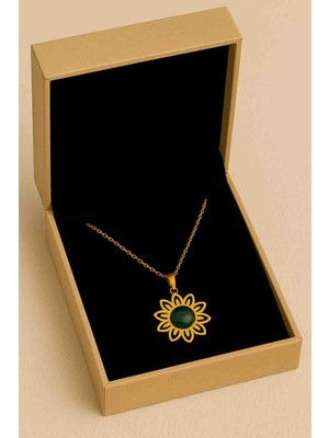 Altın Renk Çiçek Tasarımlı Yeşil Taşlı Kadın Çelik Kolye