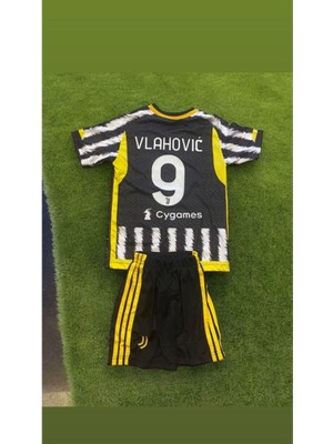 Juventuss 2023-24 Sezon Dusan Vlahovic Iç Saha Çocuk Forması 3lü Set