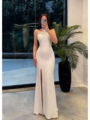 Ristella Halter Yaka Taş Işlemeli Uzun Boy Elbise Abiye Beyaz
