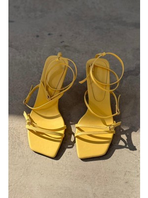 Gronse Mat Toka Detaylı Ince Topuklu Ayakkabı Sarı