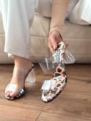 Lumeya Leo Desen Şeffaf Bant Detaylı Kadın Terlik Siyah