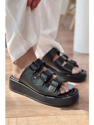 Bertix Mat Deri Toka Detaylı Kadın Terlik Siyah