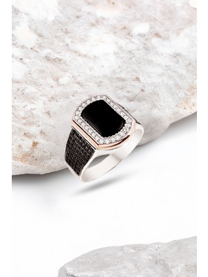 Silverplus Gümüş Onix Taşlı Çevresi Zirkon Süslemeli Erkek Yüzük