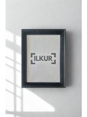 A4 Boyutunda (21X30 Cm) Düz Camlı Ahşap Desenli Çerçeve