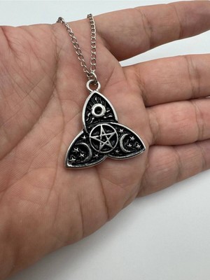 Triquetra, Güneş Ay ve Yıldız Desen Pentagram Unisex Kolye – Metal  Zincirli, Mistik & Gotik Takı