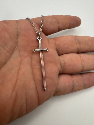 Kılıç Desen Haç Kolye – Metal  Zincirli Zamak Kaplama Unisex Gotik ve Mitolojik Takı