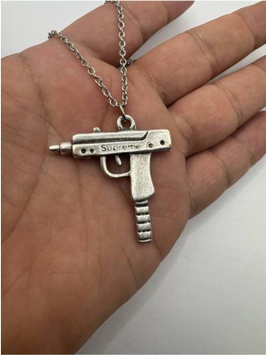 Uzi Tabanca Desen Kolye – Gümüş Renk Zamak Metal Erkek Unisex Aksesuar