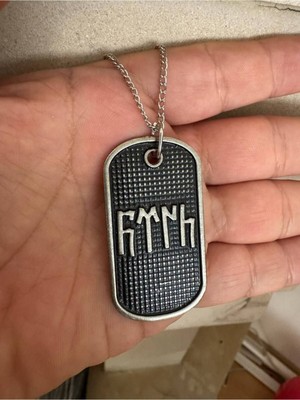 Göktürkçe "türk" Yazılı Künye Kolye – Gümüş Renk Unisex Metal Plaka Takı