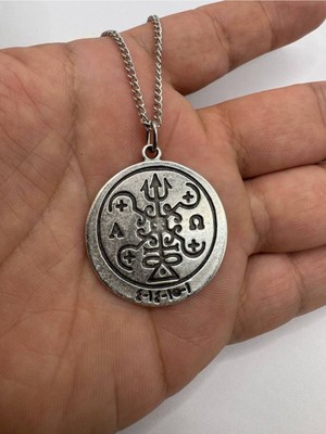 Etnik Desenli Mızrak Ucu Desen Kolye – Gümüş Renk Zamak Metal Unisex Takı