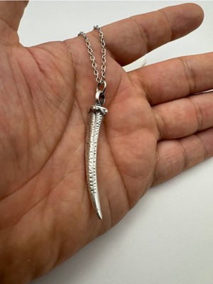 Fil Dişi Formunda Desen Kolye – Metal  Zincirli Zamak Kaplama Unisex Aksesuar