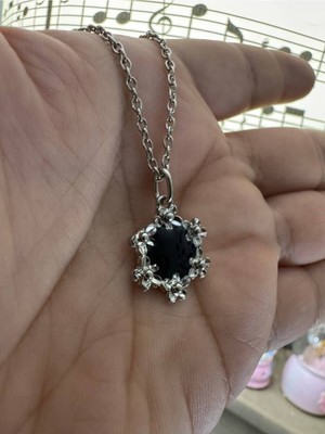 Siyah Gece Yıldızlı Unisex Kolye – Sonsuz Gökyüzünün Işıltısı