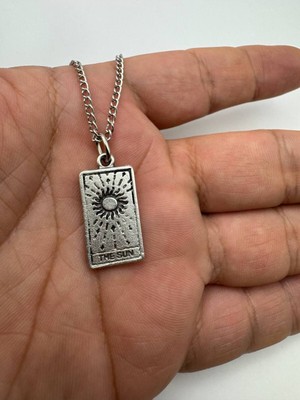 The Sun Tarot Kartı Desen Kolye – Metal  Zincirli Zamak Kaplama Unisex Enerjik Spiritüel Aksesuar