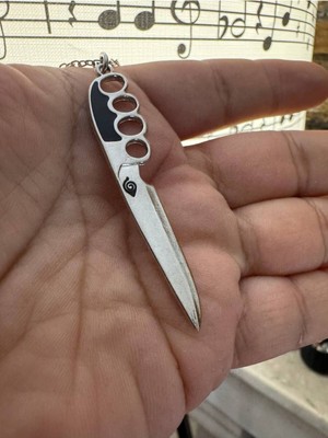 Tutmalı Bıçak Desen Kolye Metal  Zincirli | Aksiyon ve Gotik Temalı Unisex Takı