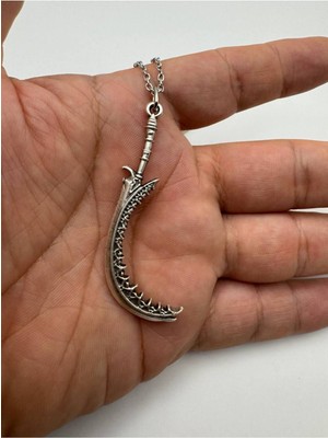 Zülfikar Çift Uçlu Kılıç Desen Kolye – Metal  Zincirli Zamak Kaplama Unisex Aksesuar
