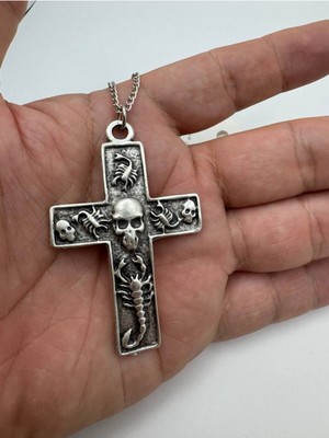 Kurukafa Desen Gotik Haç Tasarımlı Unisex Kolye – Metal  Zincirli, Metal Alternatif Tarz Takı