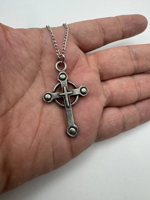 Motifli Haç Desen Unisex Metal Kolye – Metal  Zincirli Gotik ve Anlamlı Tasarım