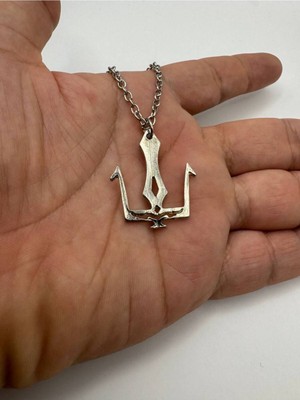 Poseidon Mızrağı Desen Unisex Metal Kolye – Metal  Zincirli Mitolojik Takı