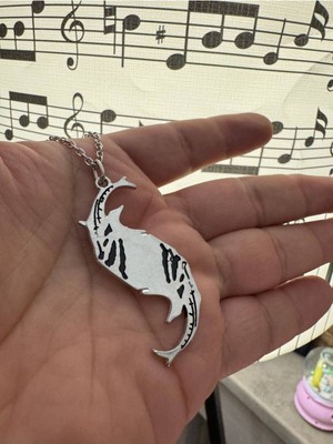 Zarif Balık Desen Unisex Kolye – Doğanın Simgesi ve Estetik Detay