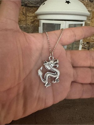 Ejderha Desen Unisex Kolye – Metal  Zincirli, Gücün ve Korumanın Sembolü