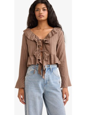 DeFacto Regular Fit Dokulu Önden Bağlamalı Fırfırlı Uzun Kollu Bluz F7657AX25AU