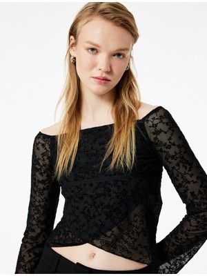 Kare Yaka Uzun Kollu Dantel Detaylı Slim Fit Tişört
