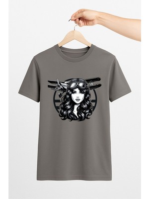 Vecihi Geliyor Kadın Pilot Silüeti Unisex Tshirt Pilot - Havacı - Uçak Tutkunu