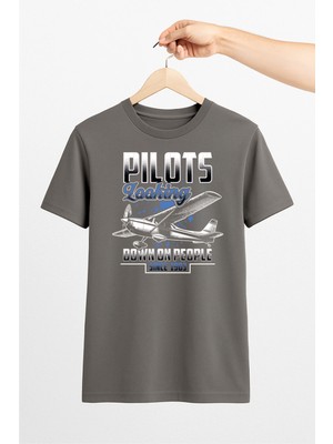 Vecihi Geliyor Pilots Looking Unisex Tshirt Pilot - Havacı - Uçak Tutkunu