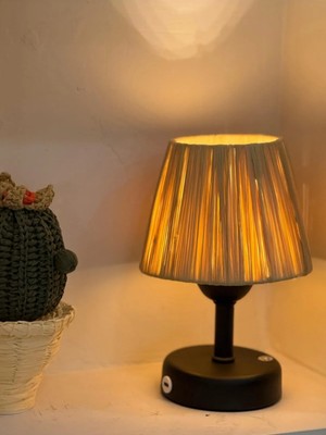 Rafya Saçaksız Şarjlı Masa Lambası - Alt Siyah