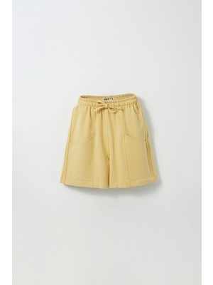 Sarı Nakış Detaylı Biyeli Bermuda Şort