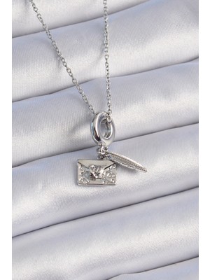 Çarşı Point 316L Çelik Gümüş Renk Kalp Detay Mektup Figür Charm Model Kadın Kolye