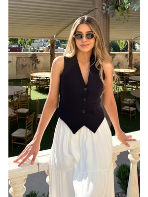 Modaplaza Kadın Siyah Arkası Kemerli Yelek 6796 Slim Fit Düğmeli Tasarım Özelliği ile Şık