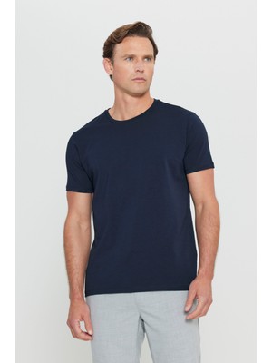 ALTINYILDIZ CLASSICS Erkek Lacivert 360 Derece Her Yöne Esneyen Slim Fit Dar Kesim Bisiklet Yaka Tişört