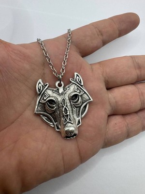 Herşey Nota Fenrir’s Fury – Gri Viking Kurt Başı Desen Unisex Kolye (Metal  Zincirli)