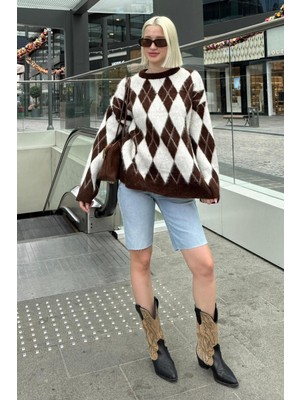 Kahverengi Bisiklet Yaka Şardonlu Baklava Desenli Kazak MG2493