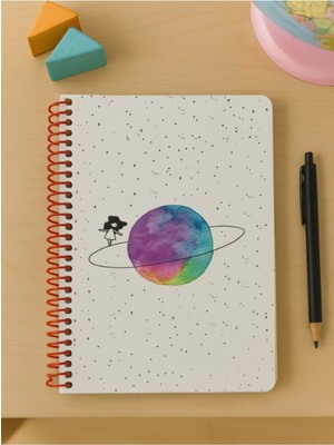 Öğrenci ve Ofis Kullanımı Için Uygun Satürn Kız Temalı Spiralli Çizgili Defter  80 Yaprak
