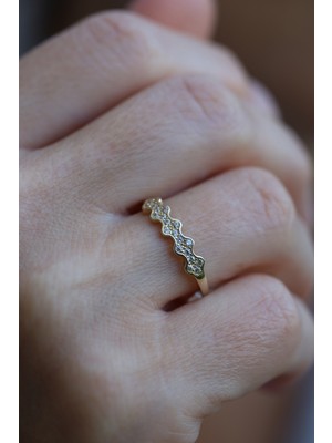 Yenigün Kuyumculuk 14 Ayar Altın Taş Detaylı Geomterik Döngü Yüzük