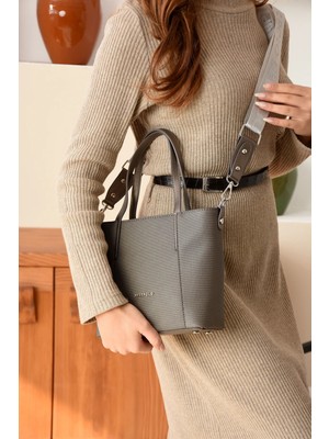 Just Polo Kadın Orta Boy Konforlu Şık El ve Omuz Çantası 236047MH