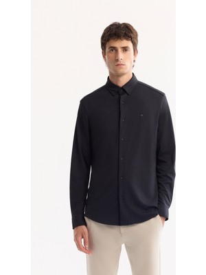 AVVA Erkek Siyah Klasik Yaka Hızlı Kuruyan Non-Iron Slim Fit Gömlek A52Y2122
