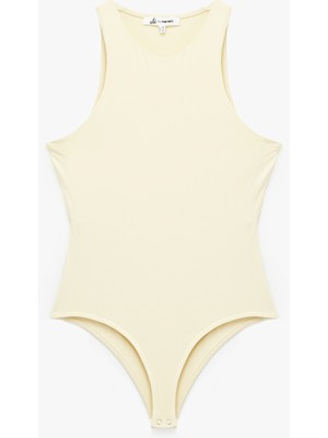 Kolsuz Bisiklet Yaka Çıtçıtlı Slim Fit Body