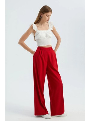 Hiccup Kadın Kırışıklık Detaylı Kolsuz Üst Tozlu Beyaz