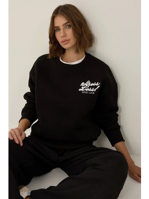 Hiccup Kadın Comfort Fit Slogan Sweatshirt Siyah