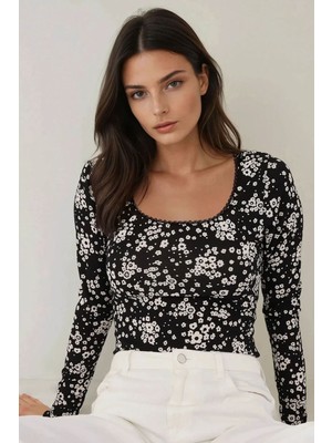Hiccup Kadın Çiçek Desenli Slim Fit Yaka Detaylı Üst Siyah