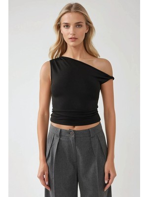 Hiccup Kadınlar Asimetrik Yaka Off-Shoulder Slim Fit Üst Siyah