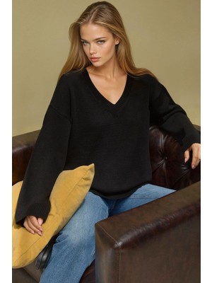 Hiccup Kadın Kalın Örme V-Yaka Kazak Siyah