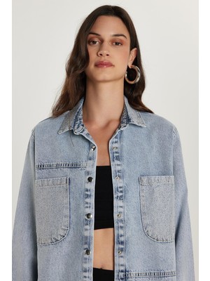Kadın Regular Fit %100 Pamuk Çift Cepli taş Detaylı Denim Açık Mavi Gömlek