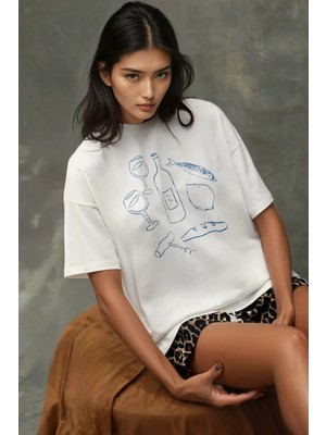 Hiccup Kadın Kadın %100 Pamuk Bisiklet Yaka Oversize Beyaz Baskılı T-Shirt Tozlu Beyaz