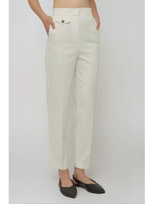 Hiccup Kadın Cep Kapağı Detaylı Premium Koleksiyon Pantolon Beyaz