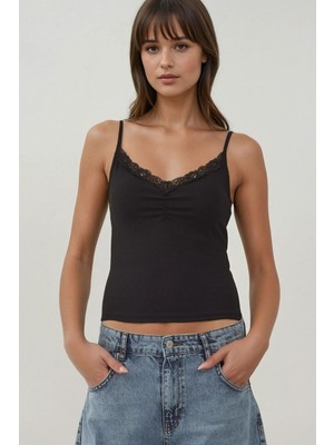 Hiccup Kadın Dantel Şeritli Örme Askılı Slim Fit Üst Siyah