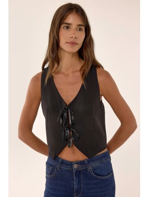 Hiccup Kadın Düğme Detaylı Crop Süveter Siyah